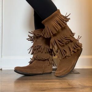 Womans Minnetonka moccasin high-boots